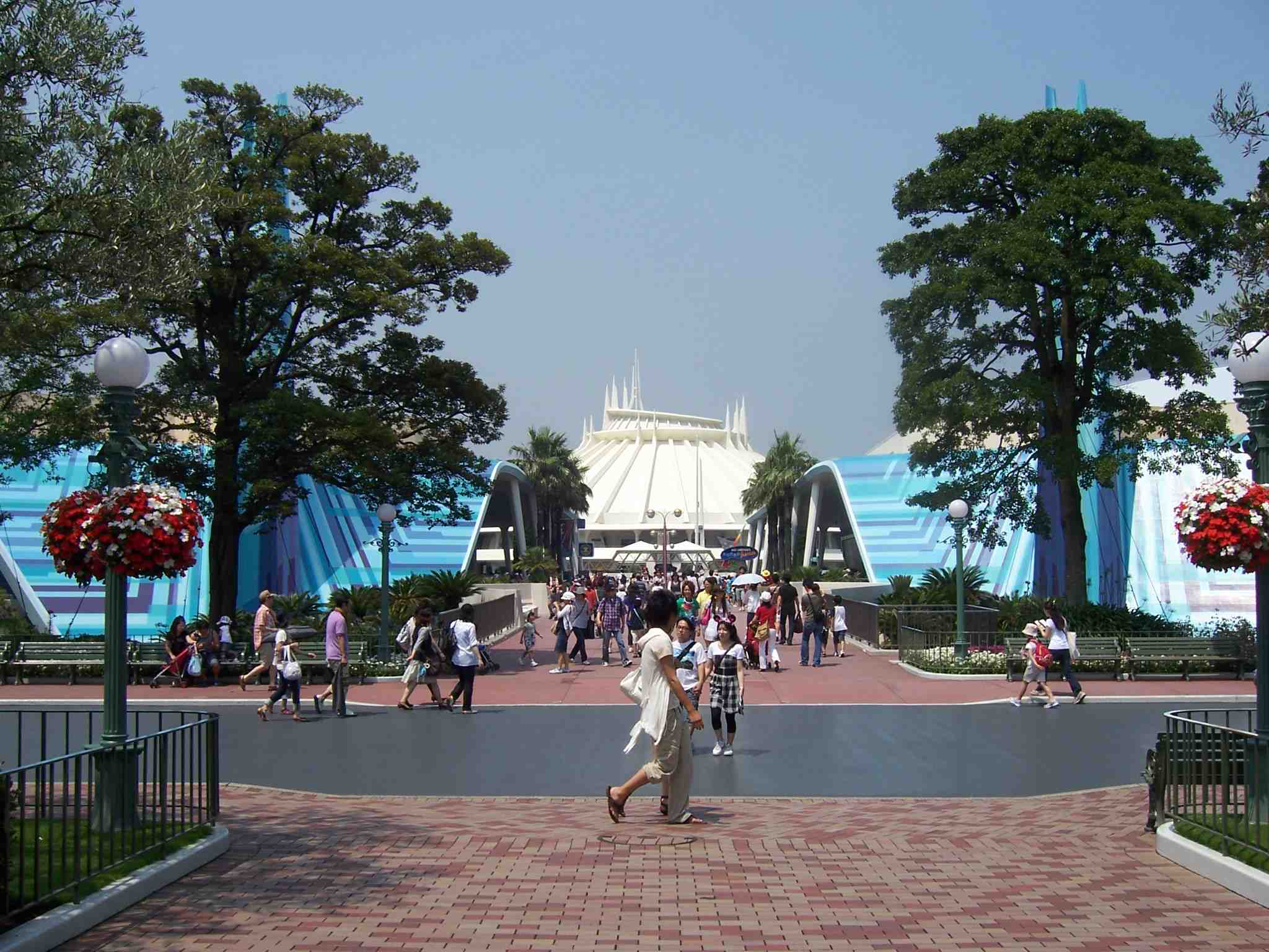 TokyoDisneylandTomorrowlandEntrance.jpg